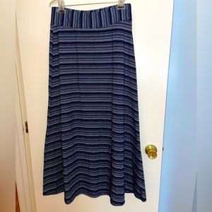 Roz & Ali blue & white striped maxi skirt, size M